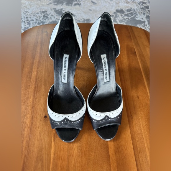 Manolo Blahnik Black & White D’Orsay Heels – Retro Chic with Edge 🖤🤍 8.5 - Picture 1 of 10